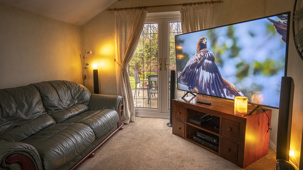 Samsung NU7100 Television