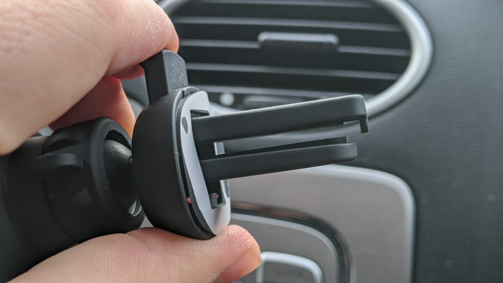 groov-e wireless car charger