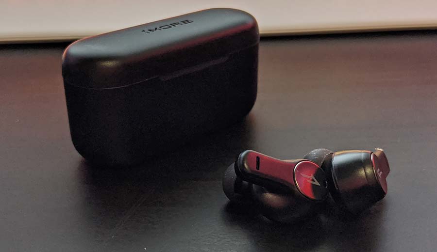 1More PistonBuds headphones