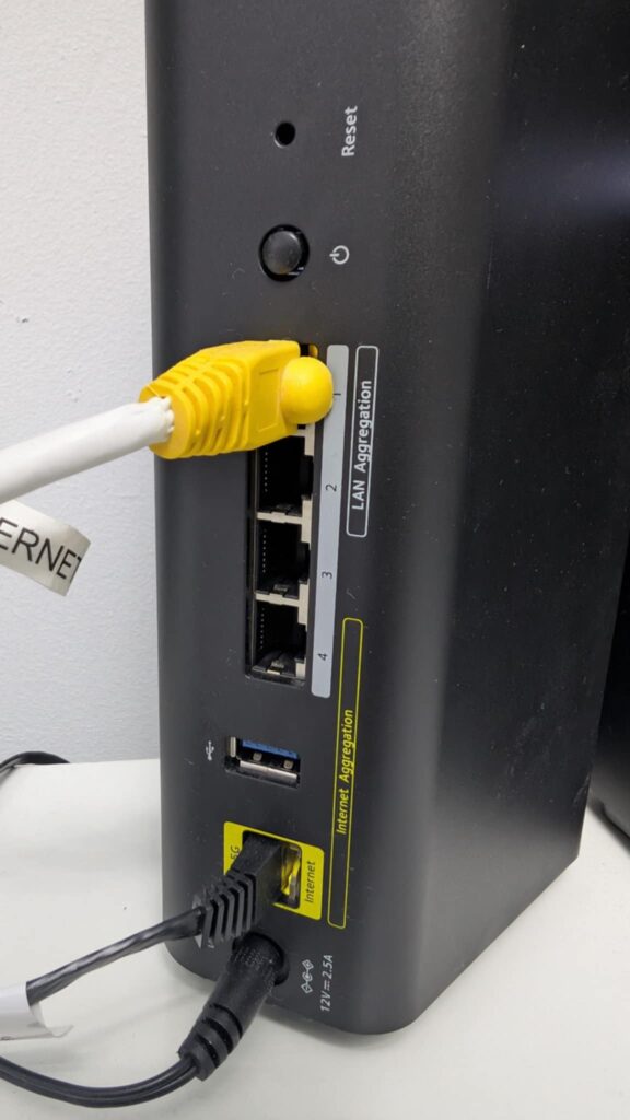 netgear rs200 router