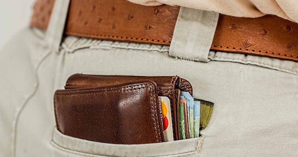 wallet-1013789_1280 copy